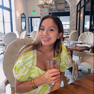 Meet your Posher, Kayla